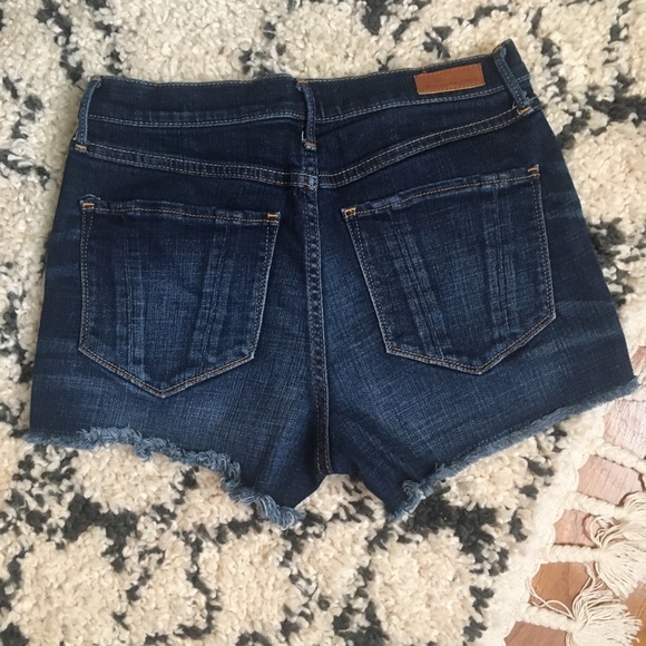 Abercrombie and Fitch High-Wasted Shorts - Picture 2 of 6